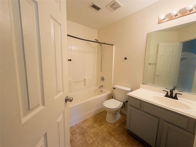 Building Photo - 5601 Piedra Dr