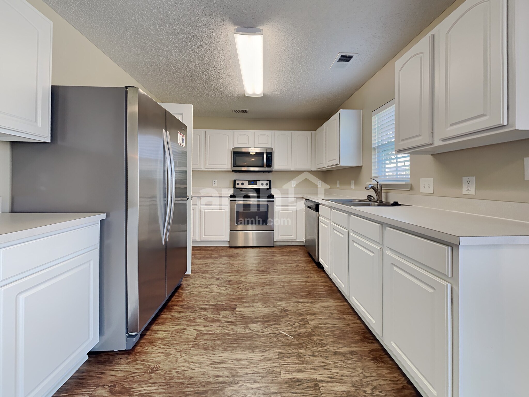 Building Photo - 105 Walton Pl