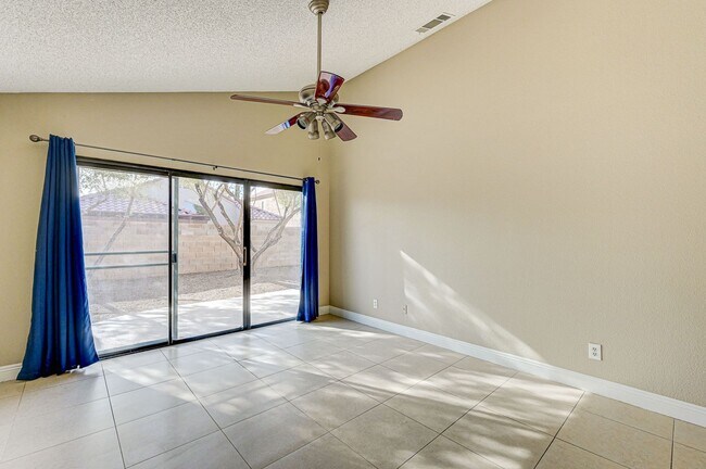 Building Photo - 3 bedroom single story in Henderson!