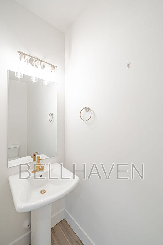 Building Photo - 667 S 2275 W