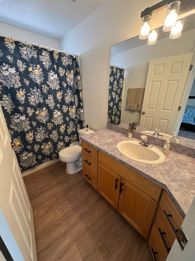 Building Photo - Fully Furnished Desert Dream Townhome!