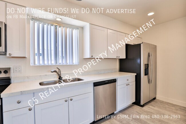 Building Photo - 13447 N 31st Dr