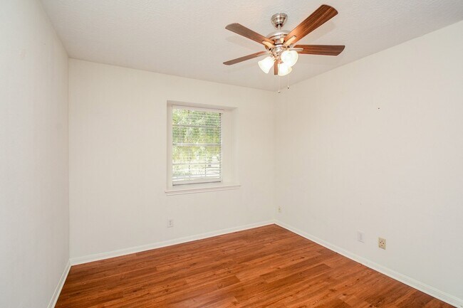 Building Photo - 11610 Cypresswood Dr