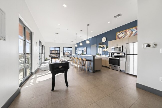 Building Photo - 1900 12th Ave S