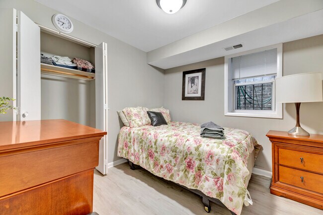 Building Photo - 121 New York Ave NW