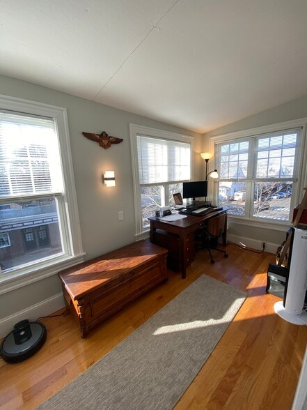 Building Photo - 305 Highland Ave