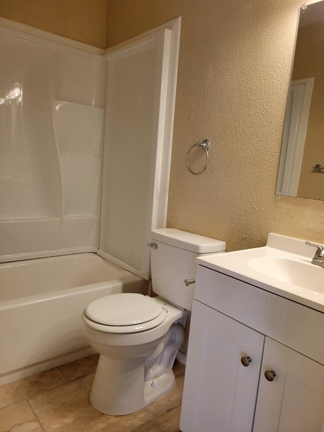 Building Photo - 11002 Longtom Ct