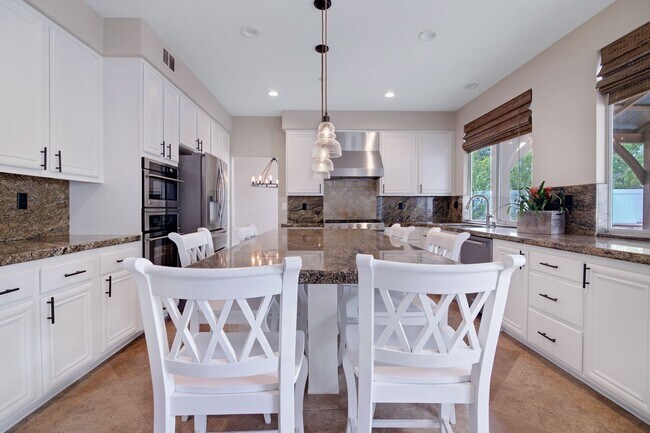 Building Photo - Forester Ranch Oasis!