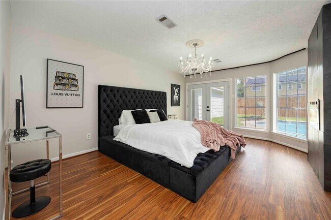 Building Photo - 5511 Green Timbers Dr