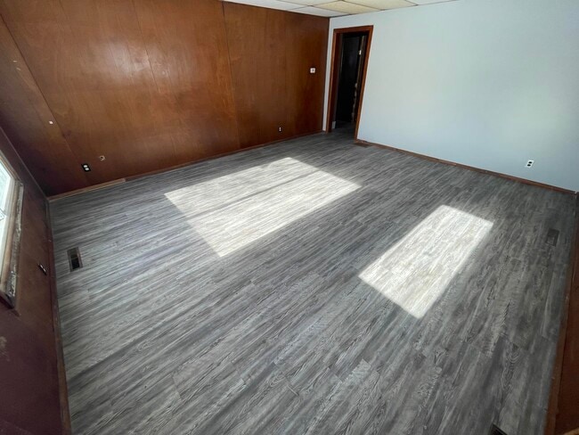 Building Photo - 308 Stewart-