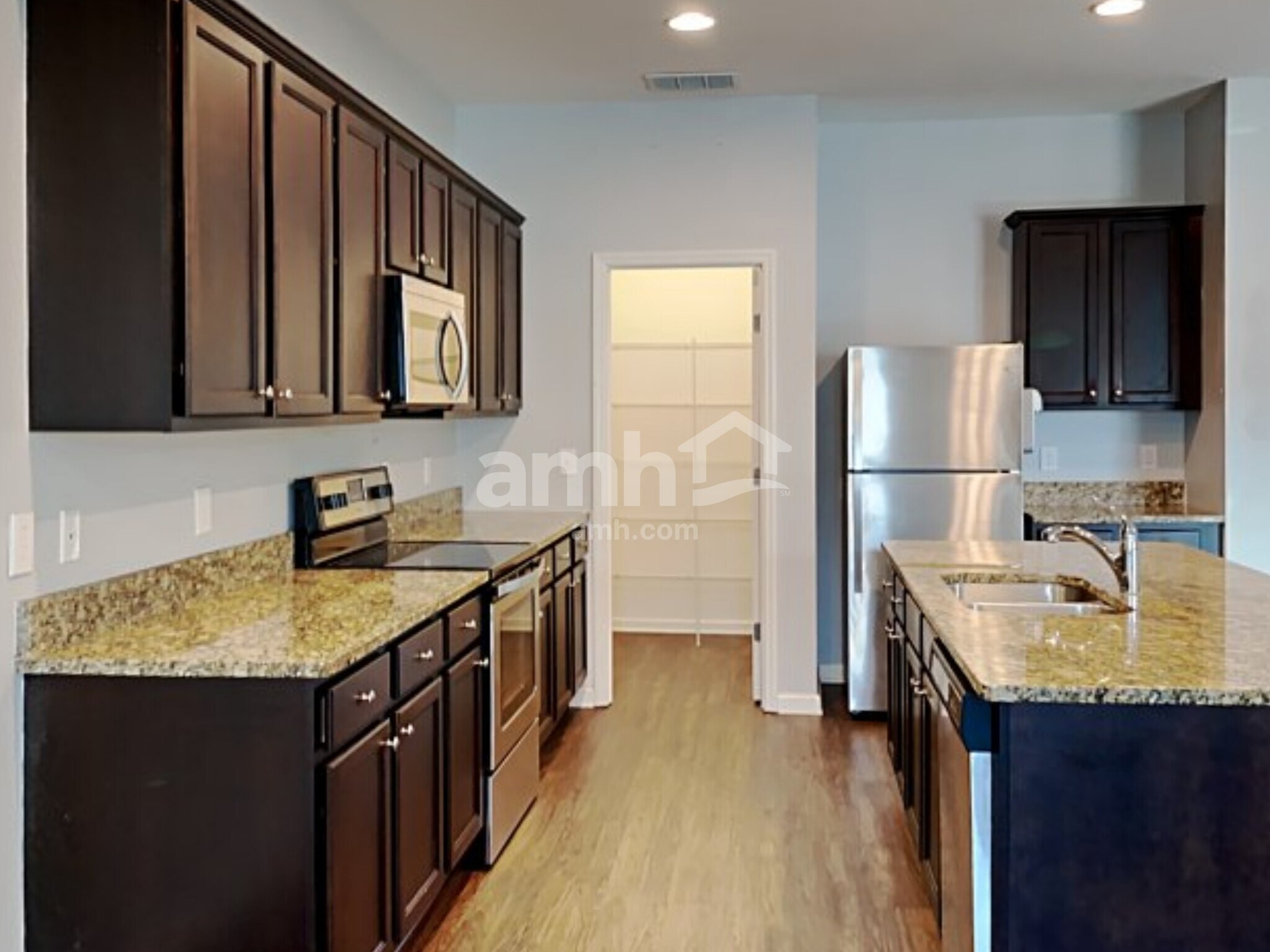 Building Photo - 4890 St James Ln