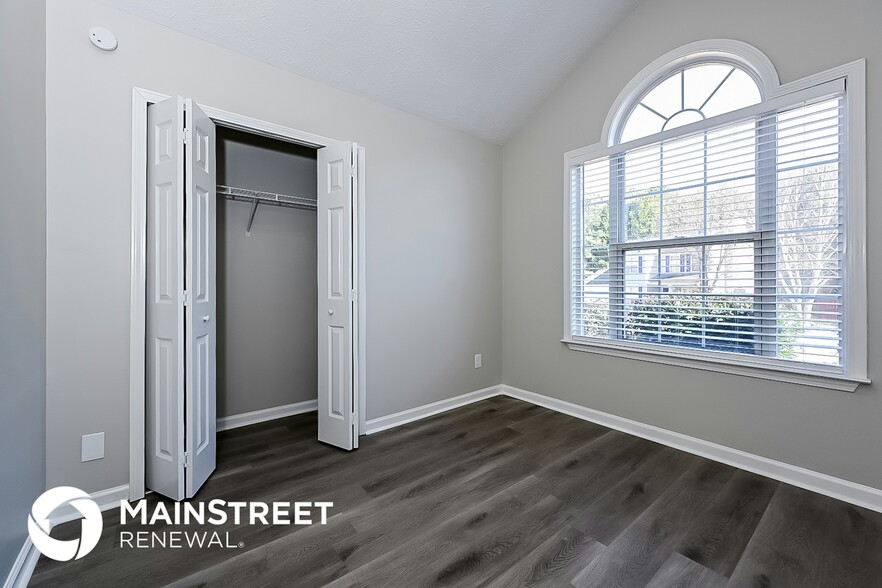 Building Photo - 7545 Broadhurst Dr