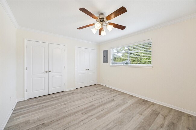 Building Photo - 300 Pecore St