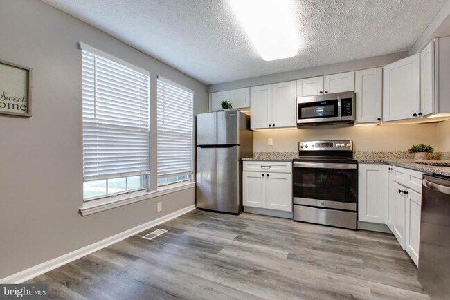 Building Photo - 682 Willowby Run
