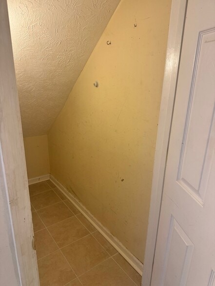 Building Photo - 910 Weeping Willow Dr