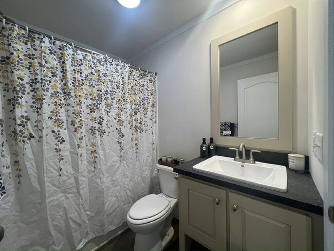 Building Photo - 582 Cimarron
