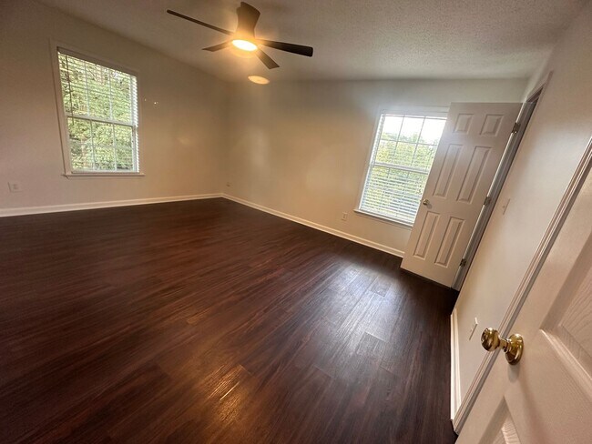 Building Photo - Cozy 2BR 2BA Condo in High Point