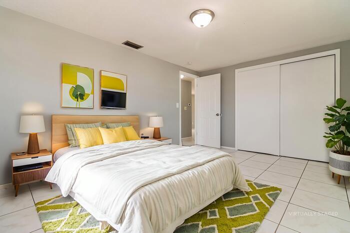 Building Photo - 3724 Redwood Dr