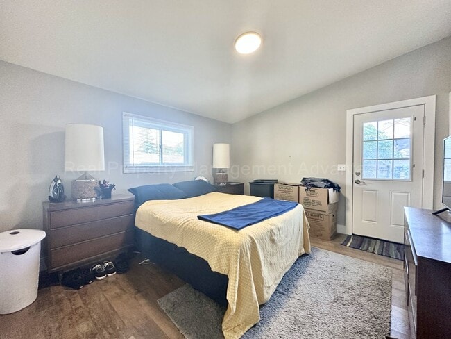 Building Photo - Rare Clawson Ranch – Fully Updated, Open C...