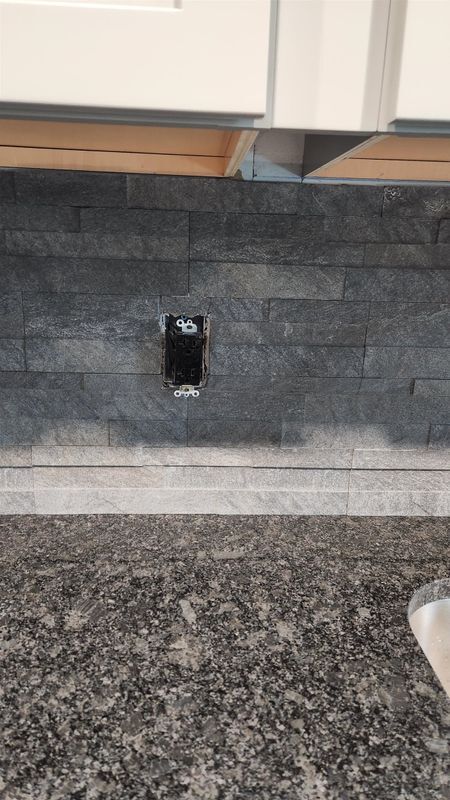 Building Photo - 19 Metacomet Lake Dr