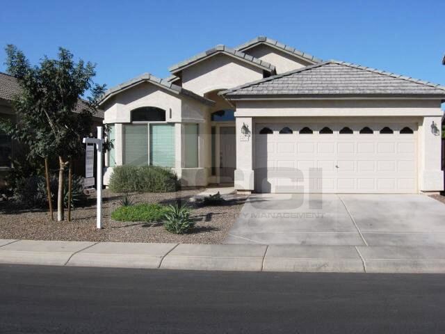 Building Photo - 44572 W Santa Fe Ave