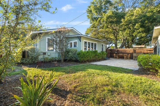 Building Photo - 5709 N Suwanee Ave