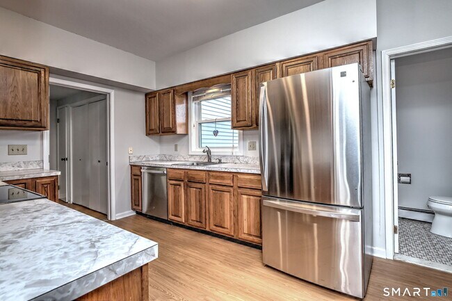 Building Photo - 5160 Madison Ave