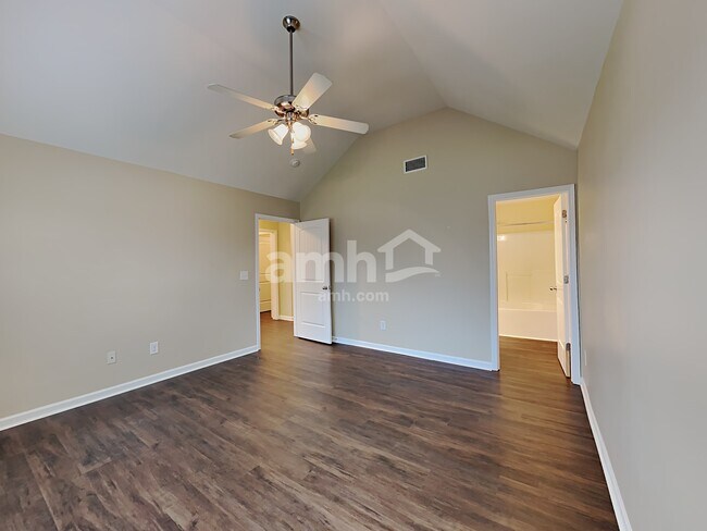 Building Photo - 2087 Longhunter Chase Dr
