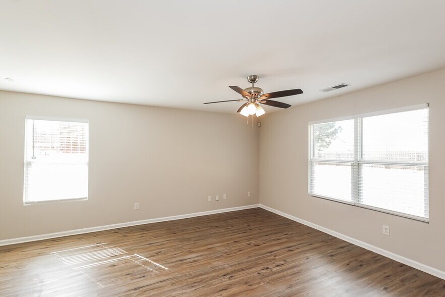 Building Photo - 1713 Cheryl Ln