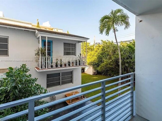 Building Photo - 1545 Euclid Ave