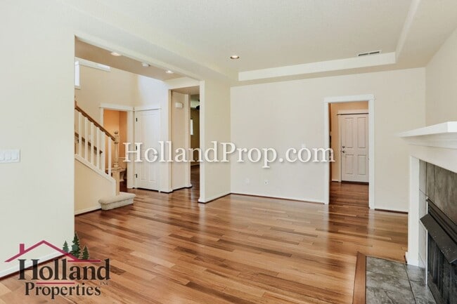 Building Photo - Excellent Condition Hillsboro Home In Great Location!