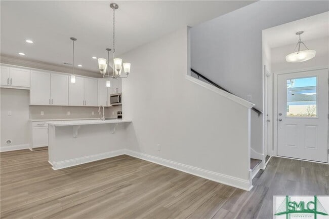 Building Photo - 157 Lower Creek Dr