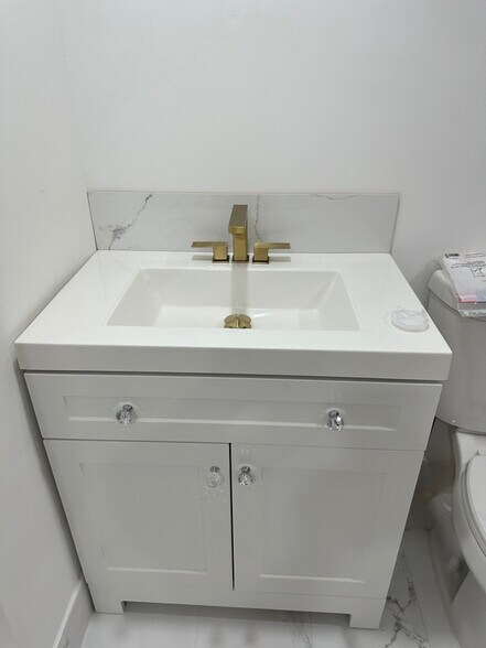 Building Photo - 10275 Collins Ave