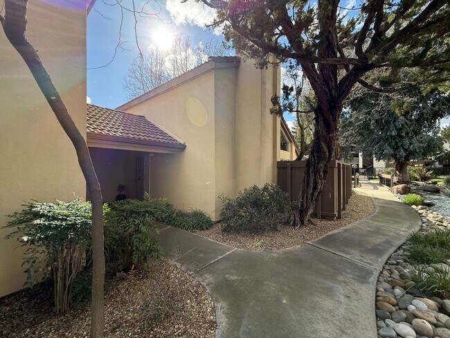 Building Photo - Executive 2-bedroom condo in gated community!