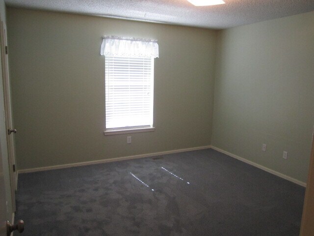 Building Photo - 11200 Ann Arbor Ave