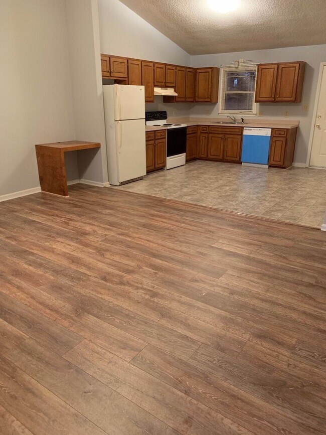 Building Photo - Kittrell Duplex 3