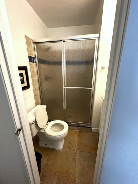 Building Photo - 4417 Romlon St