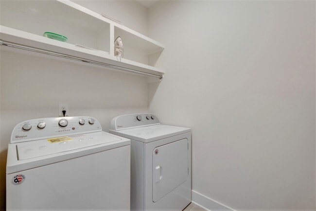 Building Photo - 601 Ries Ave