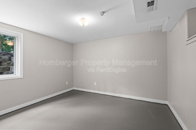 Building Photo - 3807 S Woodward Rd