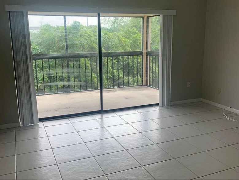 Building Photo - 770 NW Fork Rd