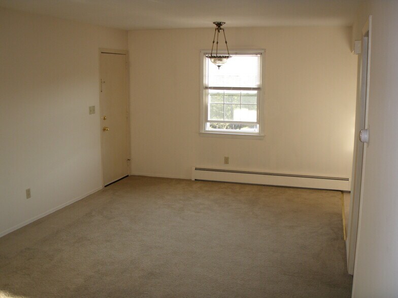 Building Photo - 31 Pilgrim Trl