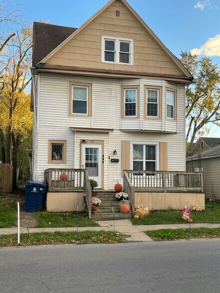 Building Photo - 127 Taunton Pl