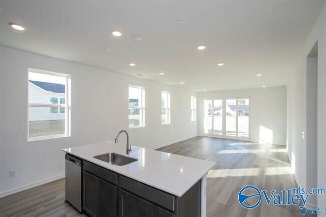 Building Photo - 157 Jude Ln