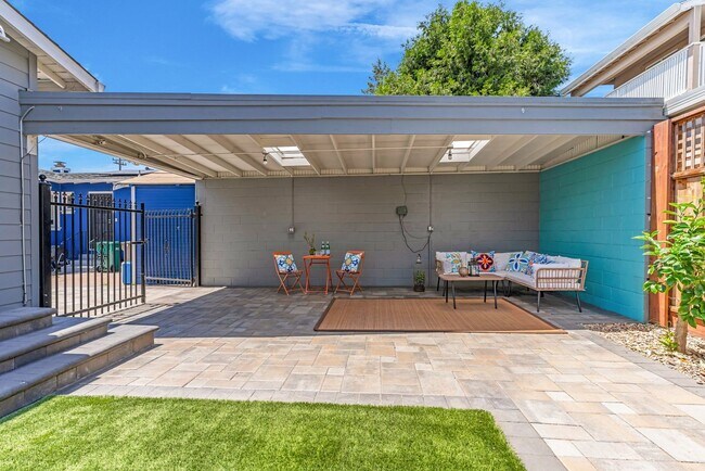 Building Photo - Charming Updated Oakland Home for Lease