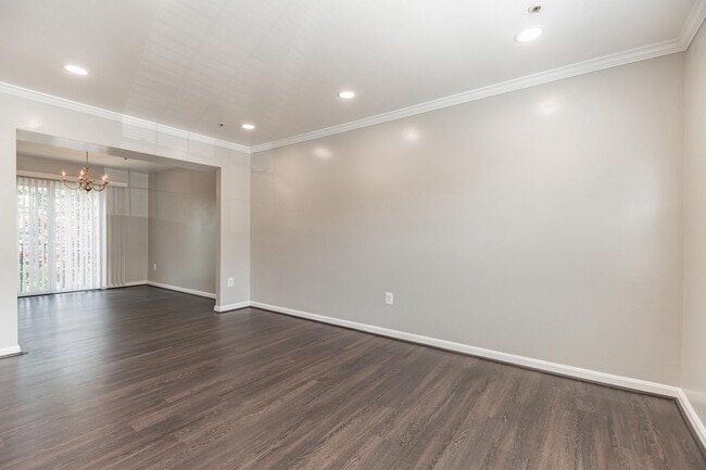 Building Photo - 1652 Willowwood Ct