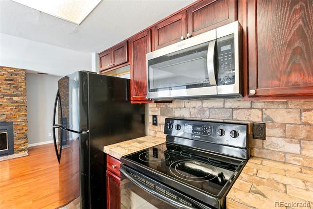 Building Photo - 4882 Sonata Dr