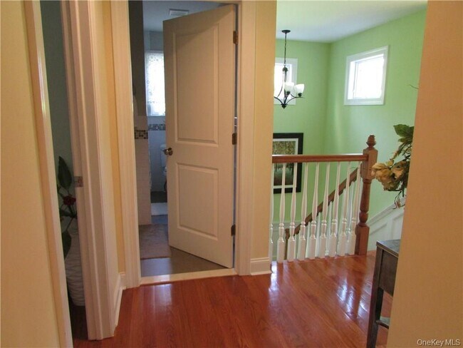 Building Photo - 2 Long Hill Rd