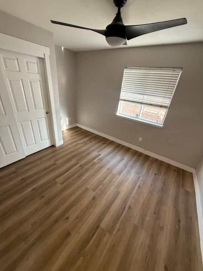 Building Photo - Charming 4-Bedroom Home in the Riverlakes Community