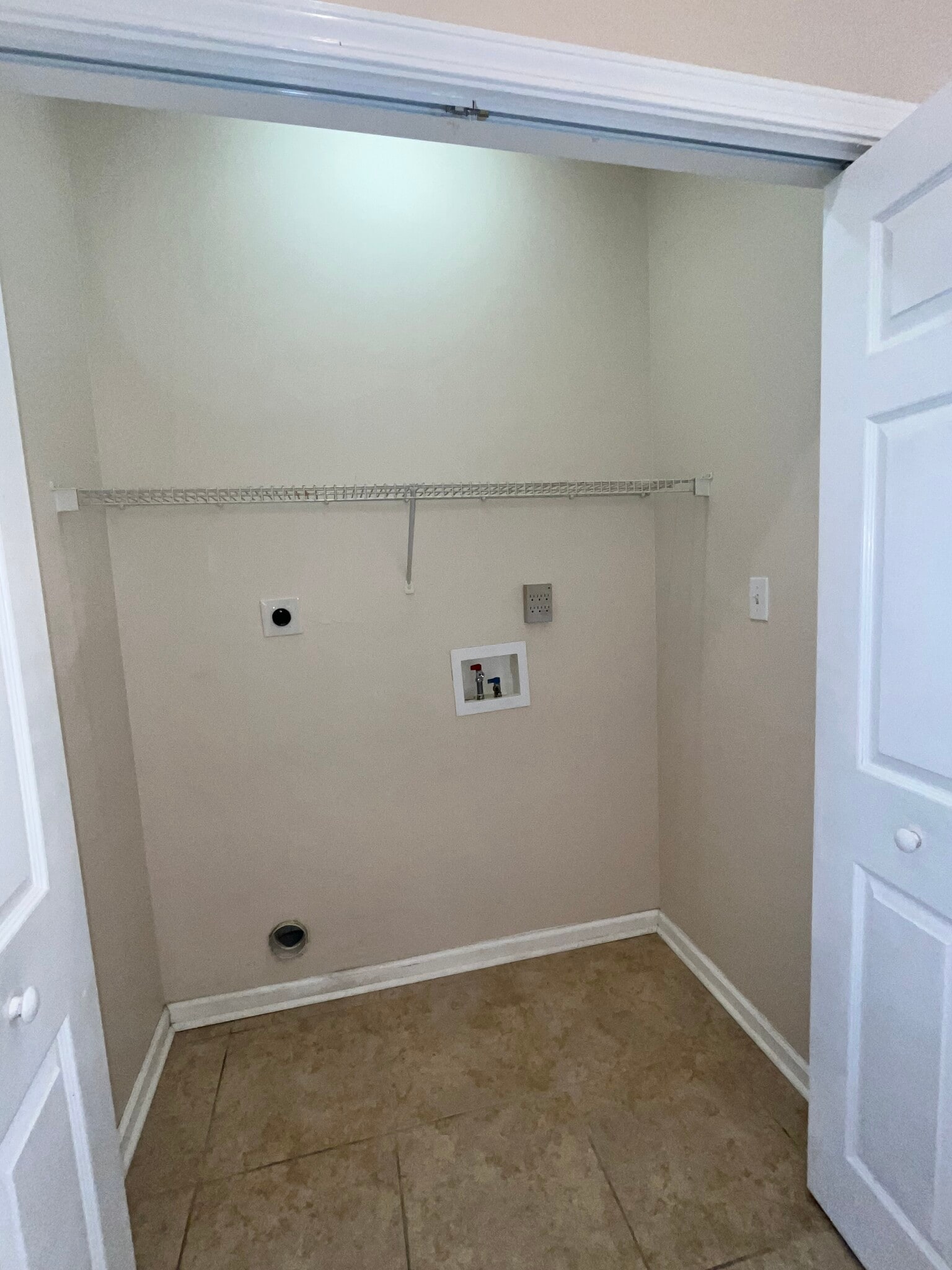 Building Photo - 6214 E Azalea Ave