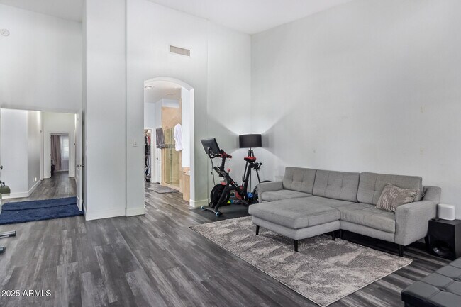 Building Photo - 10230 E Cochise Dr